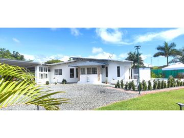 Venta: Casa 4 recámaras con piscina en Aguadulce