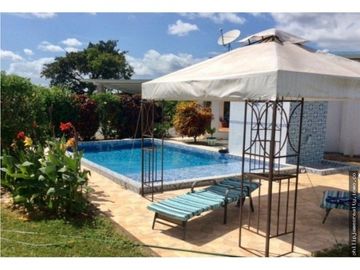Venta: Casa 4 recámaras con piscina en Aguadulce