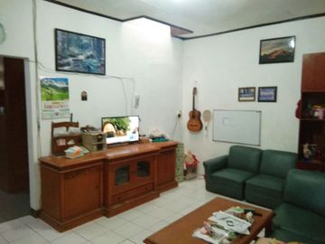 Di Jual Murah Rumah 6 Kamar di Jl. Muara Sari, Bandung