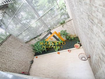 Dijual Rumah Super Lux Full Furnish Komplek River View Polonia