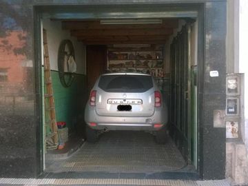 Casa de 200 m2 con gge y quincho IMPECABLE