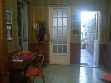Casa de 200 m2 con gge y quincho IMPECABLE