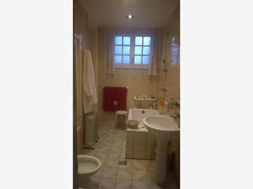 Casa de 200 m2 con gge y quincho IMPECABLE