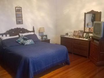 Casa de 200 m2 con gge y quincho IMPECABLE