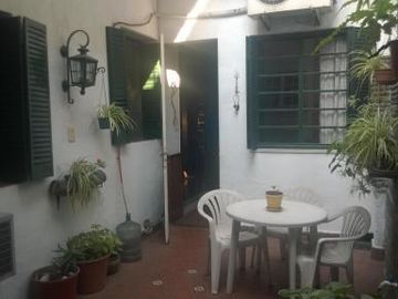 Casa de 200 m2 con gge y quincho IMPECABLE
