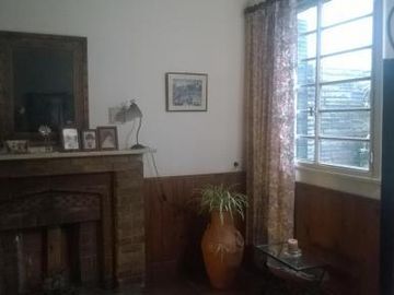 Casa de 200 m2 con gge y quincho IMPECABLE