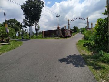 Rumah klasik bisa di cicil.