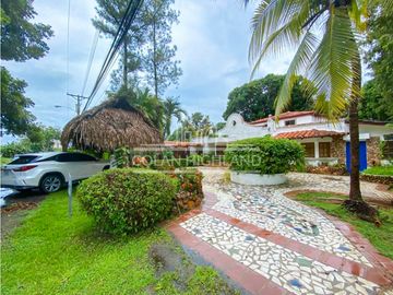 Se Vende Casa en Club de Golf de Coronado 