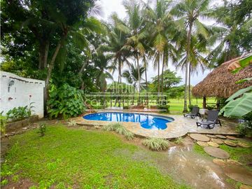 Se Vende Casa en Club de Golf de Coronado 