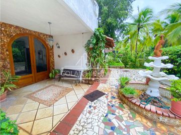 Se Vende Casa en Club de Golf de Coronado 