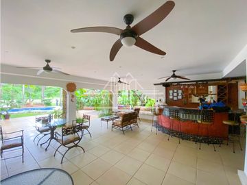 Se Vende Casa en Club de Golf de Coronado 