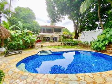 Se Vende Casa en Club de Golf de Coronado 