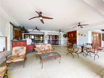 Se Vende Casa en Club de Golf de Coronado 