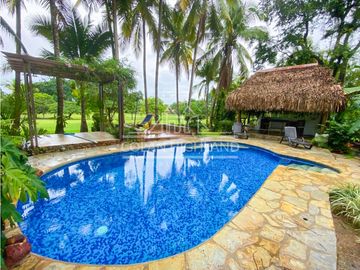 Se Vende Casa en Club de Golf de Coronado 