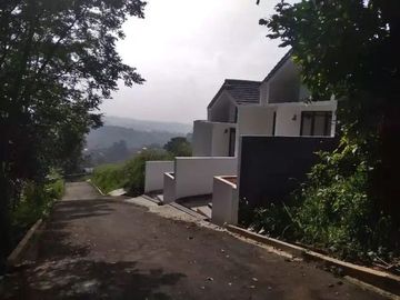 Rumah Baru Siap Huni Cikutra Tengah Kota