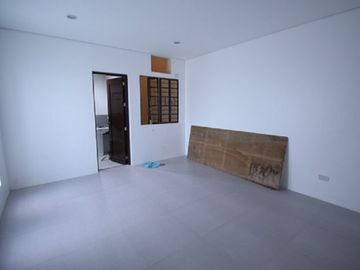 PH742 Townhouse For Sale In Teachers Village At 16.5M QC