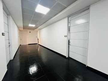 oficina en arriendo/venta en chico norte. Cod A1094100