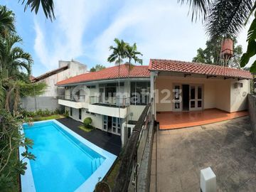 Rumah Cantik 2 Lantai Ada Private Pool Lokasi Strategis di Cilandak, Jakarta Selatan
