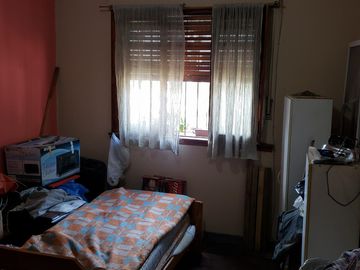 Tipo Casa 3 Amb. Al Frente - Buen Estado
