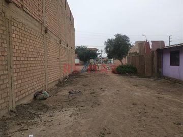 Venta De Terreno En Urb.Santa Paula - Puente Piedra