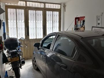 SE VENDE HERMOSA CASA DE 4 PISOS  EN BOITA