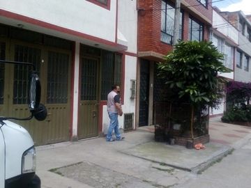 SE VENDE HERMOSA CASA DE 4 PISOS  EN BOITA