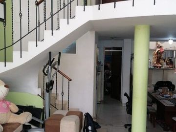 SE VENDE HERMOSA CASA DE 4 PISOS  EN BOITA