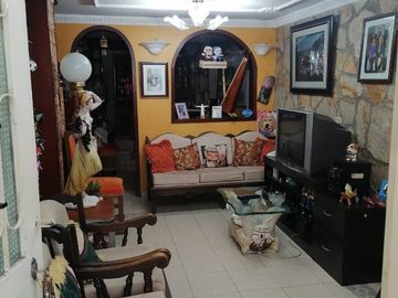 SE VENDE HERMOSA CASA DE 4 PISOS  EN BOITA