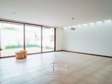 Increíble casa en venta en residencial Los Alcatraces, Calzada Zavaleta