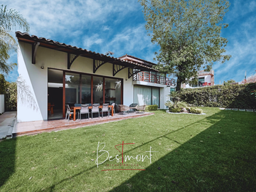 Increíble casa en venta en residencial Los Alcatraces, Calzada Zavaleta