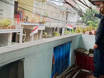 Rumah Tinggal 2 Lt Dalam Komplek Pemda DKI Pondok Kelapa S7972