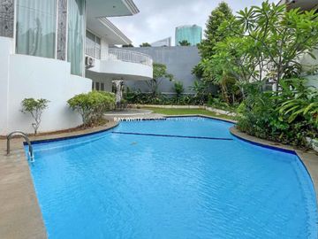 Rumah Mewah Cocok untuk dibangun sebagai Rumah Mewah atau disewakan, di Kawasan Mega Kuningan, Jakarta Selatan,