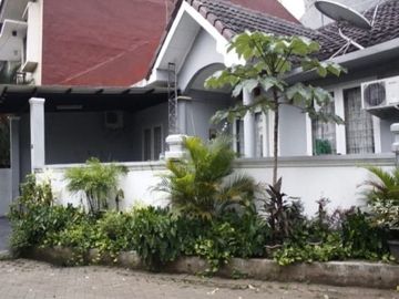 Rumah Ciputat dalam Perumahan Fasilitas Lengkap