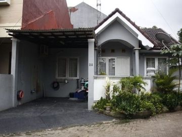 Rumah Ciputat dalam Perumahan Fasilitas Lengkap