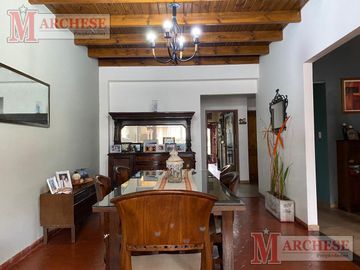 Casa 4 ambientes en Castelar Norte