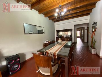 Casa 4 ambientes en Castelar Norte