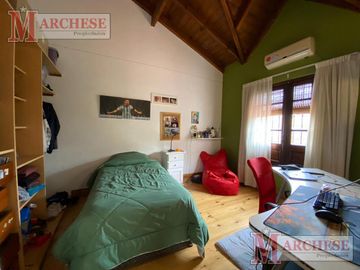 Casa 4 ambientes en Castelar Norte