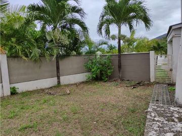 Venta de casa en Playa Dorada (Vista Alegre), Las Olas, Arraiján GTA