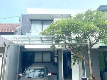 Rumah 2 lantai bagus terawat jatiwaringin bekasi