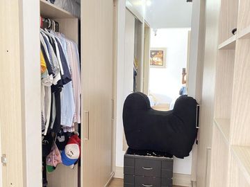 ¡VENDO LINDO DEPARTAMENTO DE ESTRENO ENTRGA INMEDIATA URB LOS MAZANOS SURCO!
Area Ocupada 86m2
3 dormitorios, 2 baños completos, balcón
Oportunidad