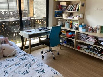 ¡VENDO LINDO DEPARTAMENTO DE ESTRENO ENTRGA INMEDIATA URB LOS MAZANOS SURCO!
Area Ocupada 86m2
3 dormitorios, 2 baños completos, balcón
Oportunidad
