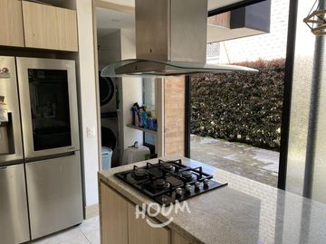 ¡VENDO LINDO DEPARTAMENTO DE ESTRENO ENTRGA INMEDIATA URB LOS MAZANOS SURCO!
Area Ocupada 86m2
3 dormitorios, 2 baños completos, balcón
Oportunidad