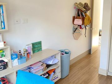 ¡VENDO LINDO DEPARTAMENTO DE ESTRENO ENTRGA INMEDIATA URB LOS MAZANOS SURCO!
Area Ocupada 86m2
3 dormitorios, 2 baños completos, balcón
Oportunidad