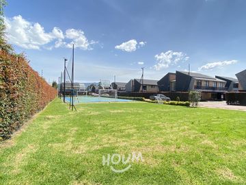 ¡VENDO LINDO DEPARTAMENTO DE ESTRENO ENTRGA INMEDIATA URB LOS MAZANOS SURCO!
Area Ocupada 86m2
3 dormitorios, 2 baños completos, balcón
Oportunidad