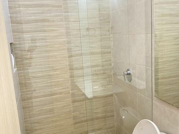 ¡VENDO LINDO DEPARTAMENTO DE ESTRENO ENTRGA INMEDIATA URB LOS MAZANOS SURCO!
Area Ocupada 86m2
3 dormitorios, 2 baños completos, balcón
Oportunidad