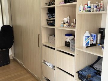 ¡VENDO LINDO DEPARTAMENTO DE ESTRENO ENTRGA INMEDIATA URB LOS MAZANOS SURCO!
Area Ocupada 86m2
3 dormitorios, 2 baños completos, balcón
Oportunidad