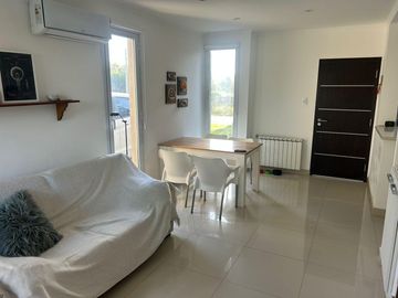Duplex en barrio las dunas a metros del mar