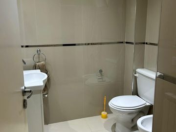 Duplex en barrio las dunas a metros del mar