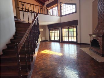 ESPETACULAR CHALET  A LA VENTA