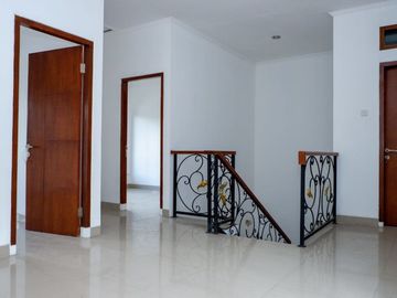 Rumah Siap Huni 2 Lantai di Rempo Ciputat, 2757